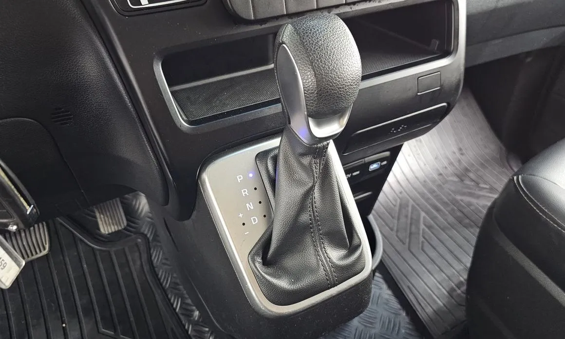 Hyundai Staria — фото 3
