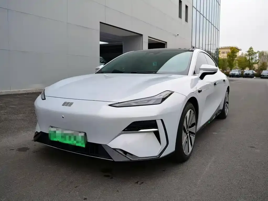 Geely Galaxy E8