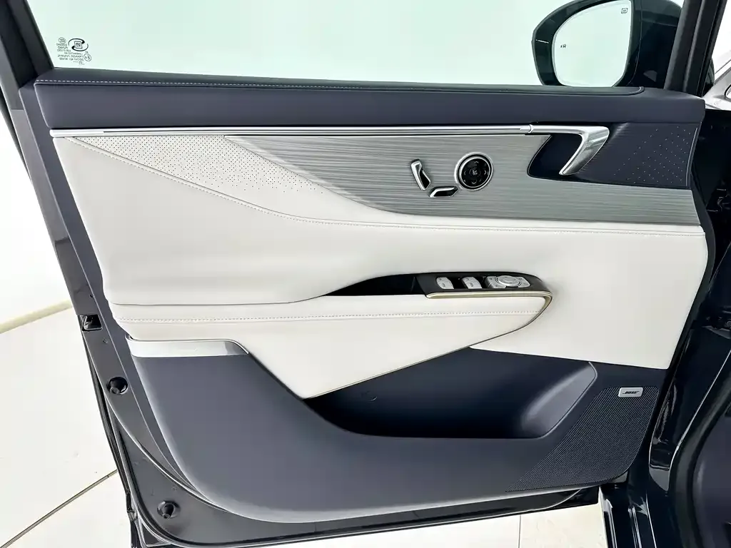 Buick GL8 Hybrid — фото 7
