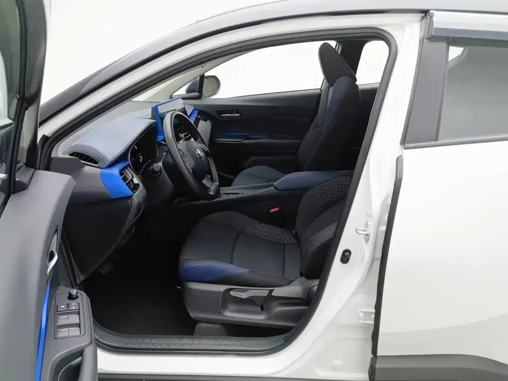 Toyota C-HR 2023 из CN, фото 5