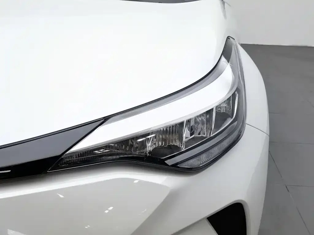 Toyota C-HR 2023 из CN, фото 2