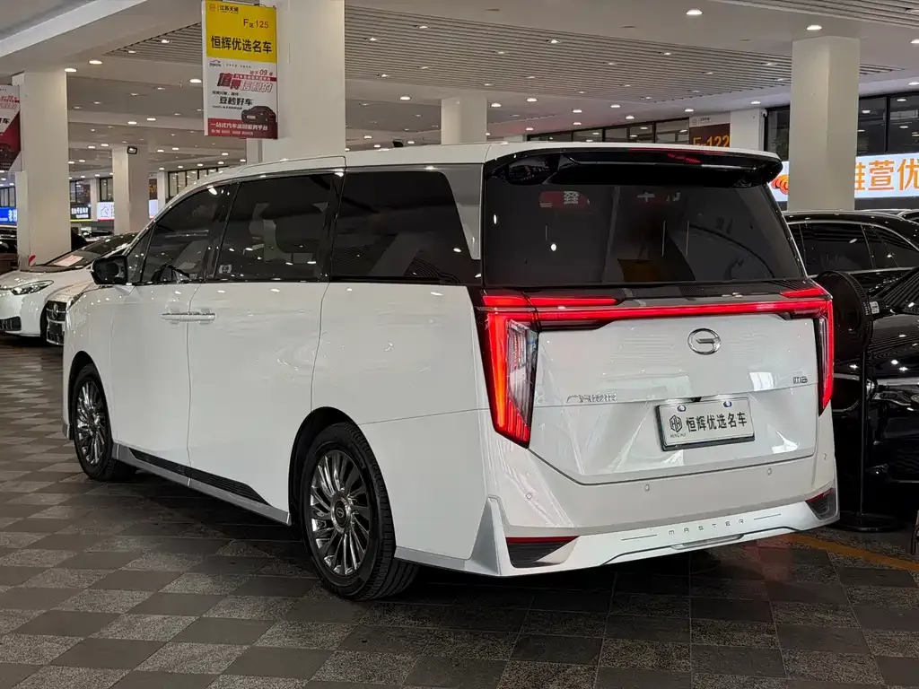 GAC Motor Trumpchi M8 — фото 10