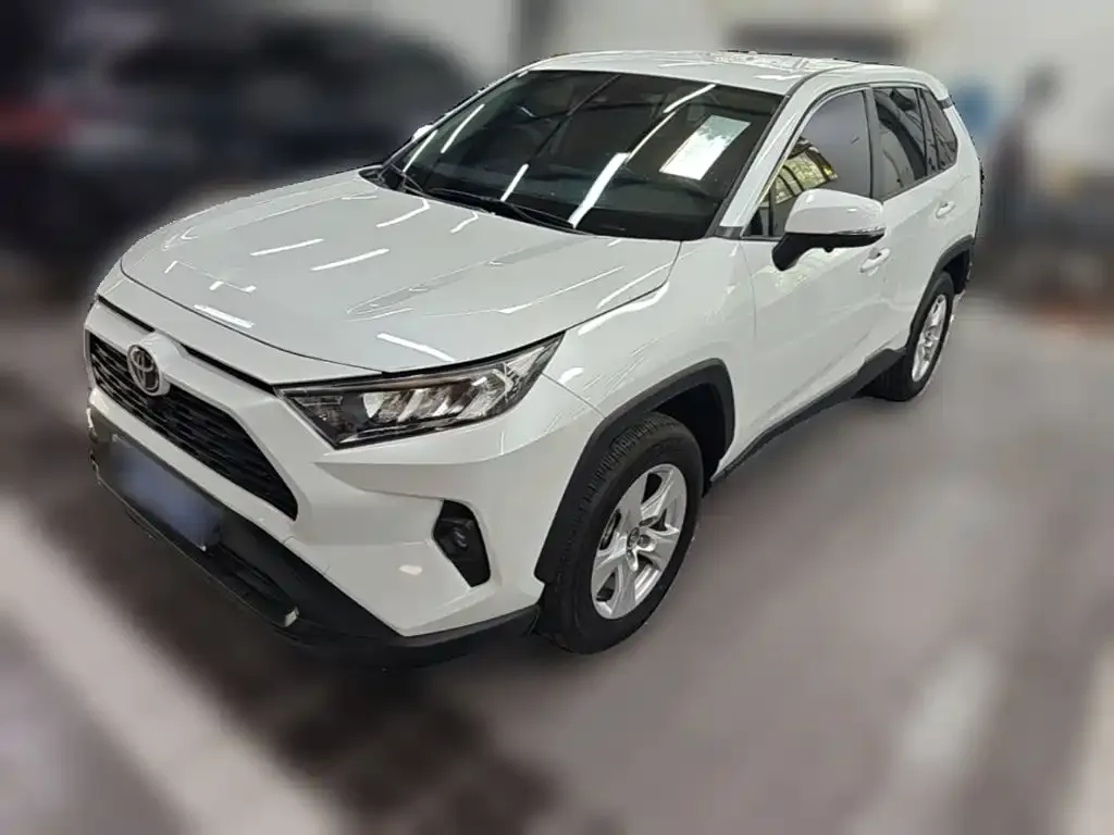 Toyota RAV4 — фото 1