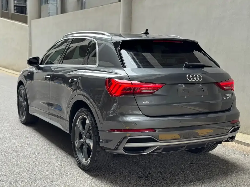 Audi Q3 — фото 10