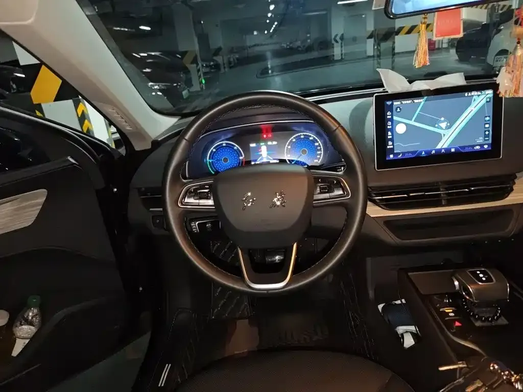 Hongqi E-QM5 — фото 10