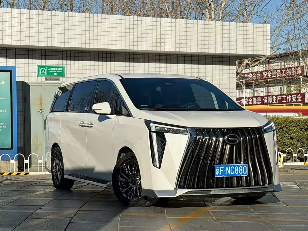 GAC Motor Trumpchi M8 — фото 1