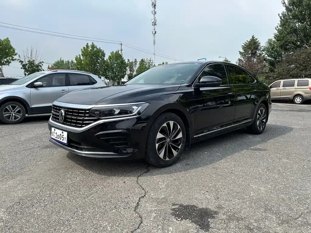 Volkswagen Passat — фото 1