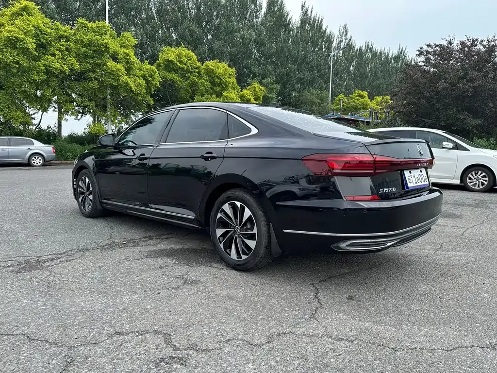 Volkswagen Passat — фото 9