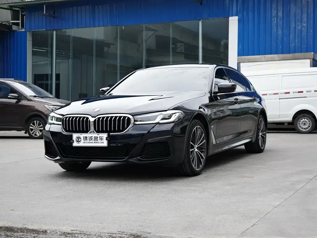 BMW 5 Series — фото 1
