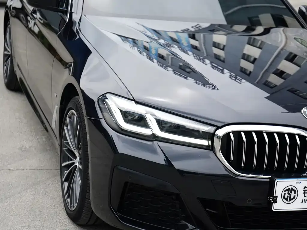 BMW 5 Series — фото 10