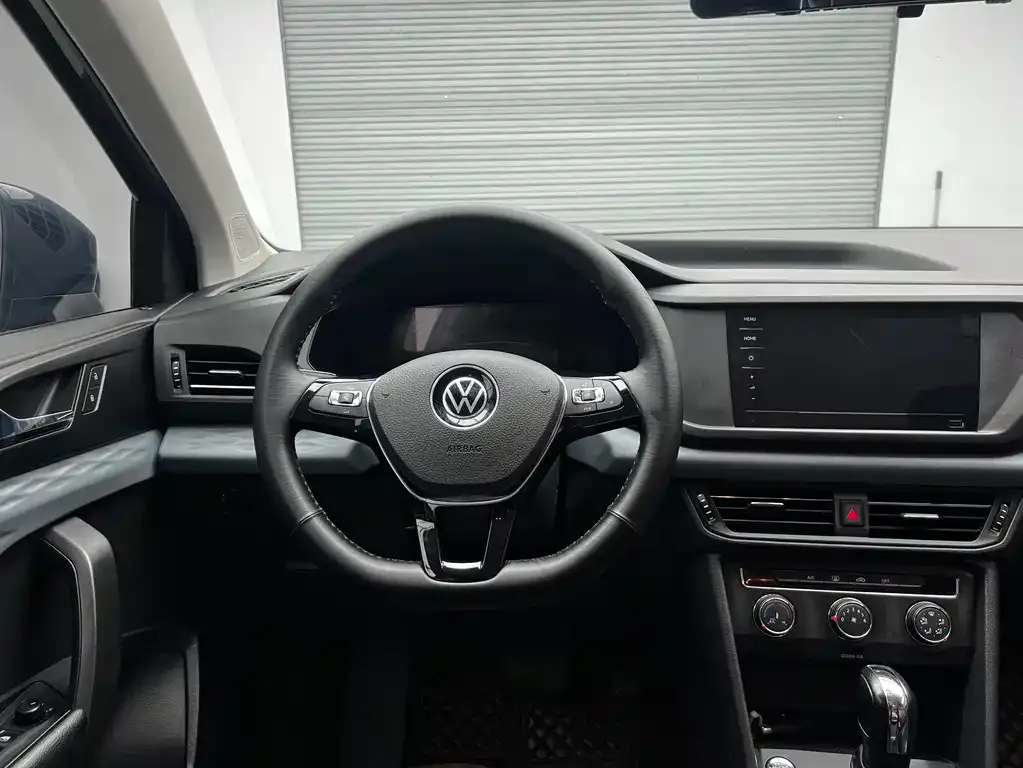 Volkswagen Tharu — фото 2