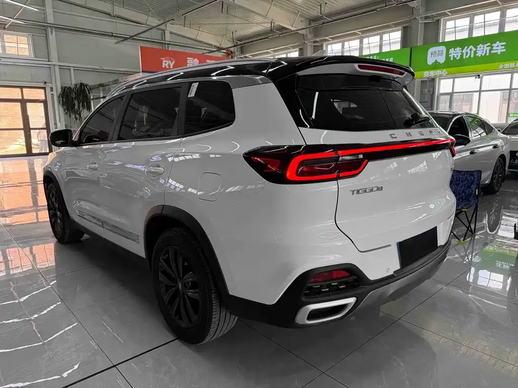Chery Tiggo 8 — фото 8