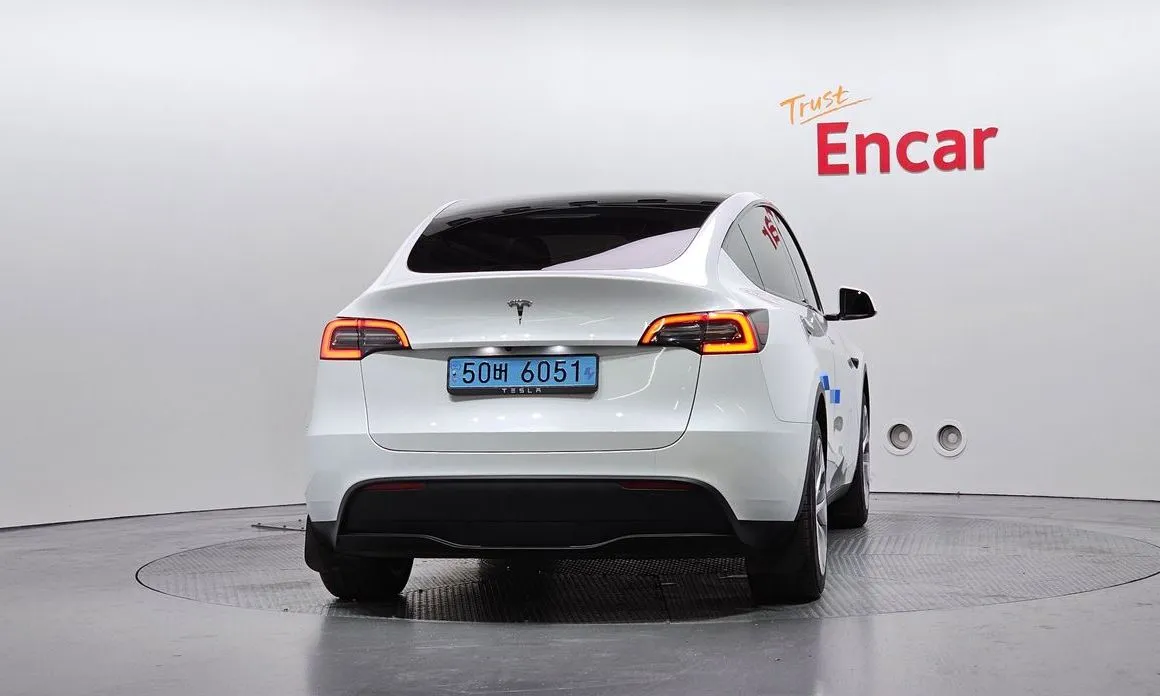 Tesla Model Y — фото 6