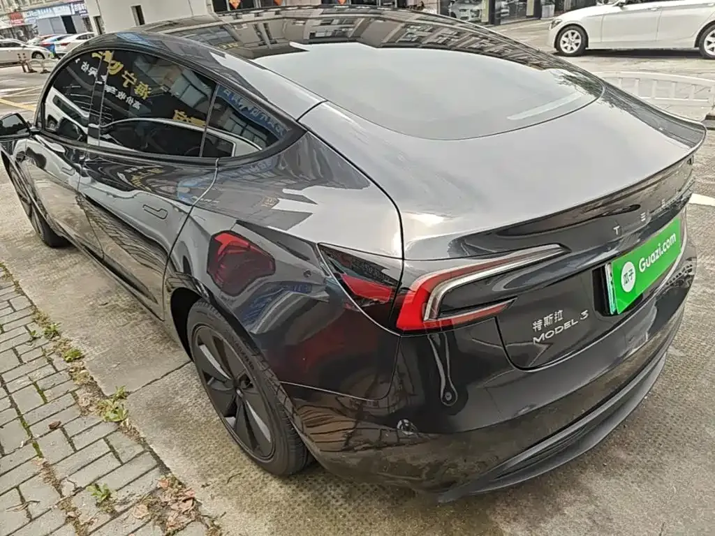 Tesla Model 3 — фото 5