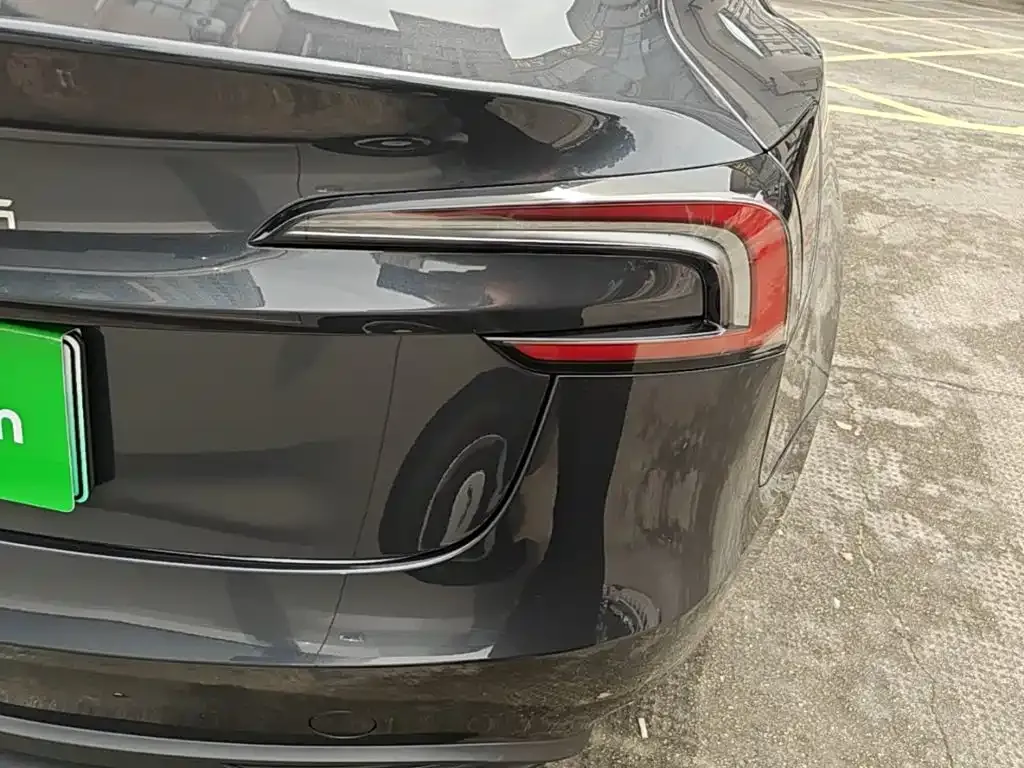 Tesla Model 3 — фото 3
