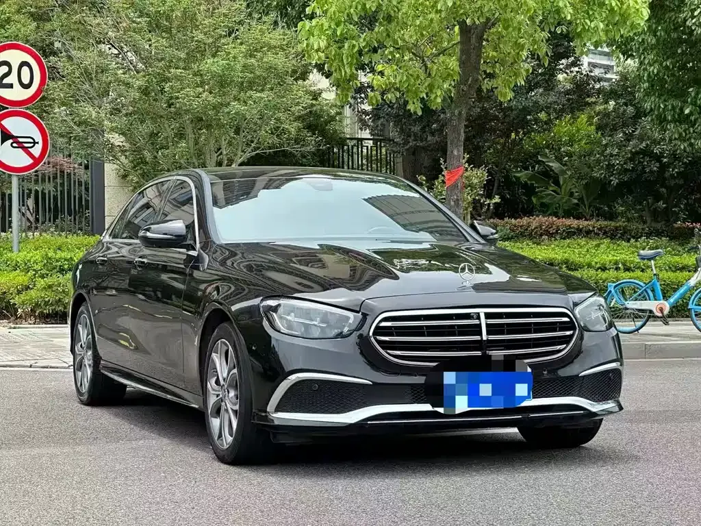 Mercedes-Benz E-Class — фото 5