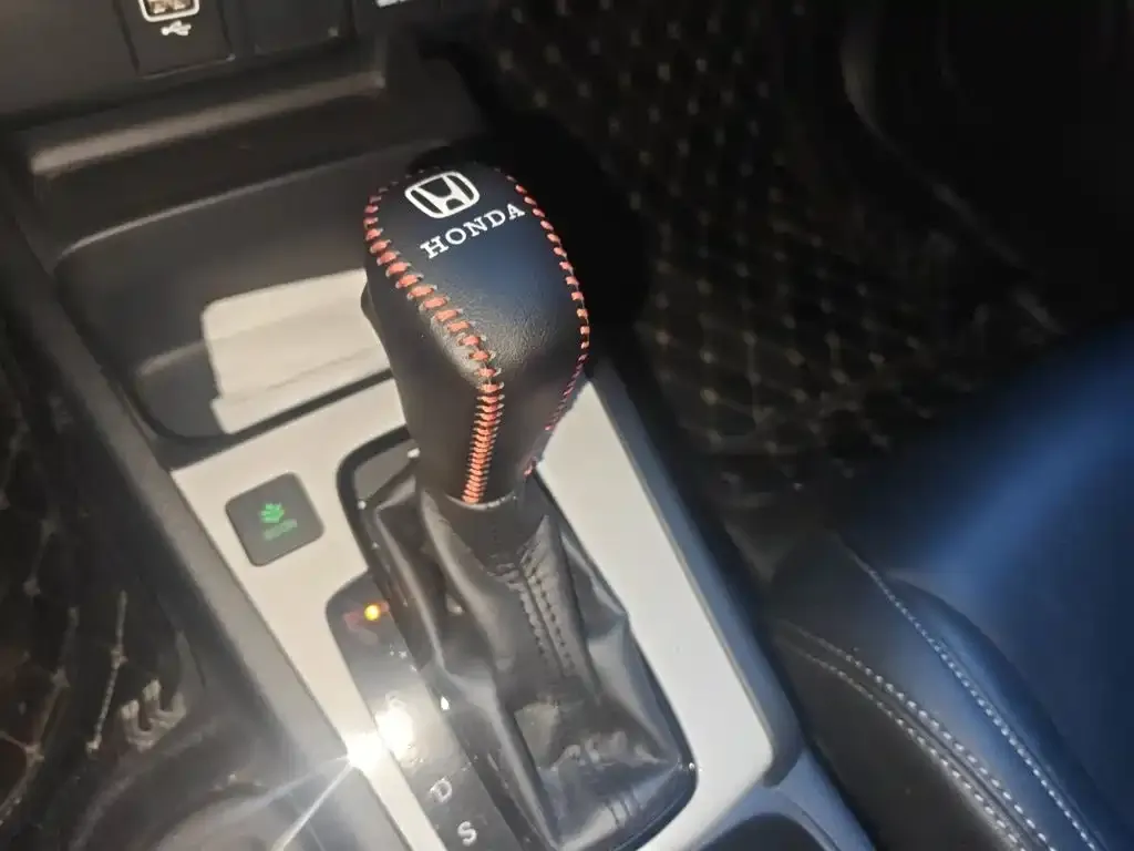 Honda Fit — фото 10