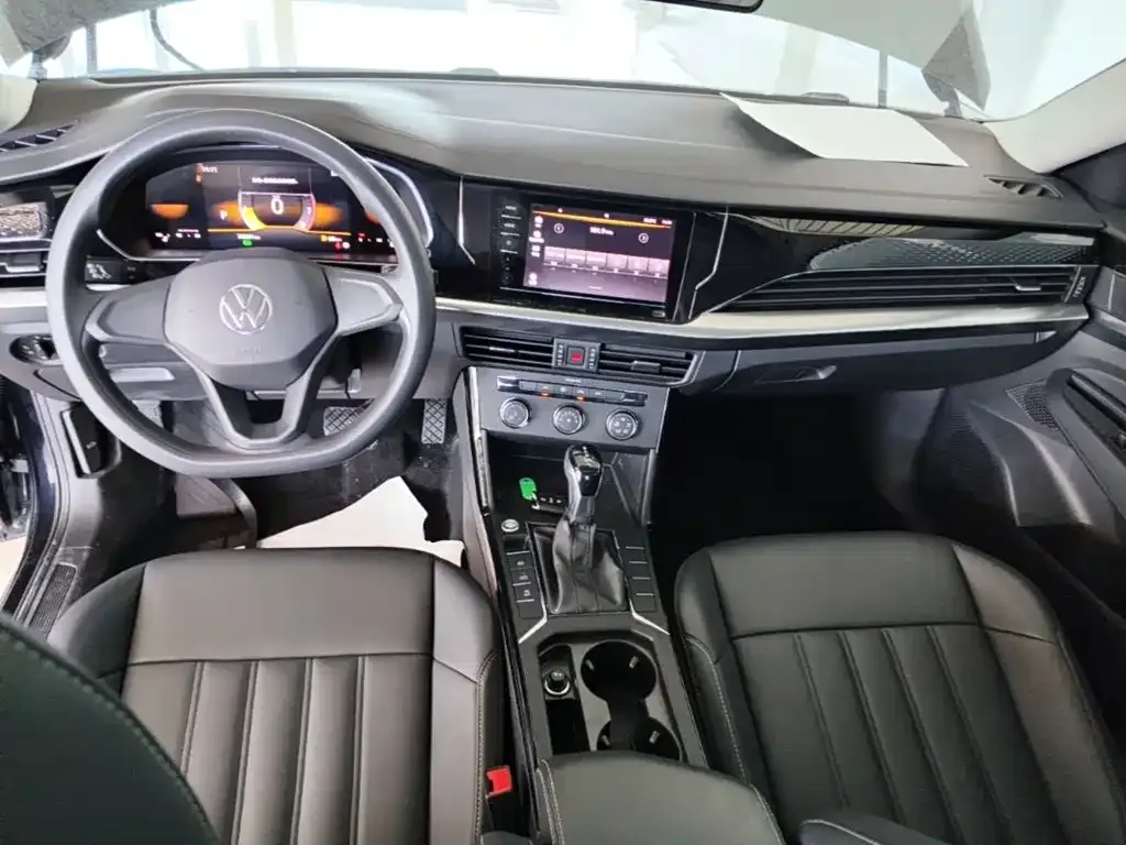 Volkswagen Passat 2023 из CN, фото 9