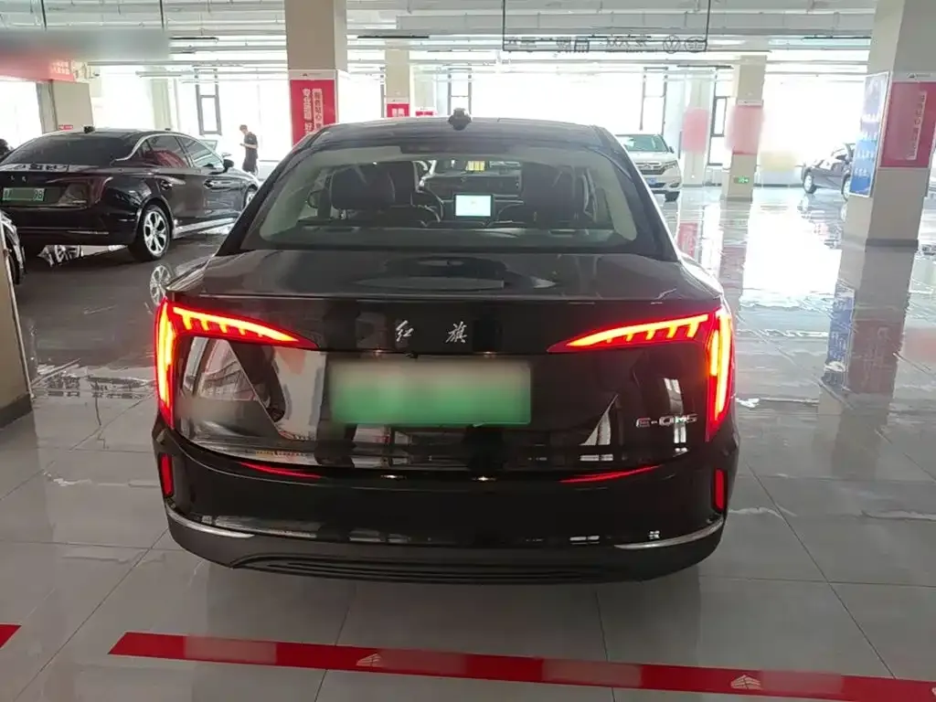 Hongqi E-QM5 — фото 10