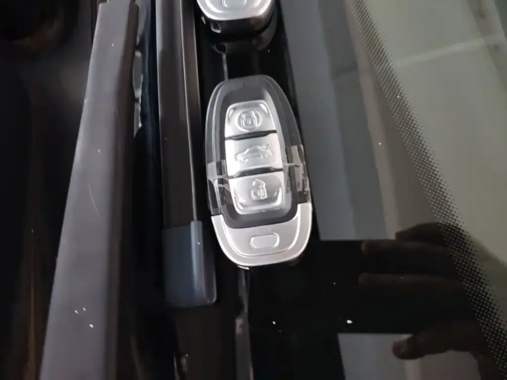 Hongqi E-QM5 — фото 3