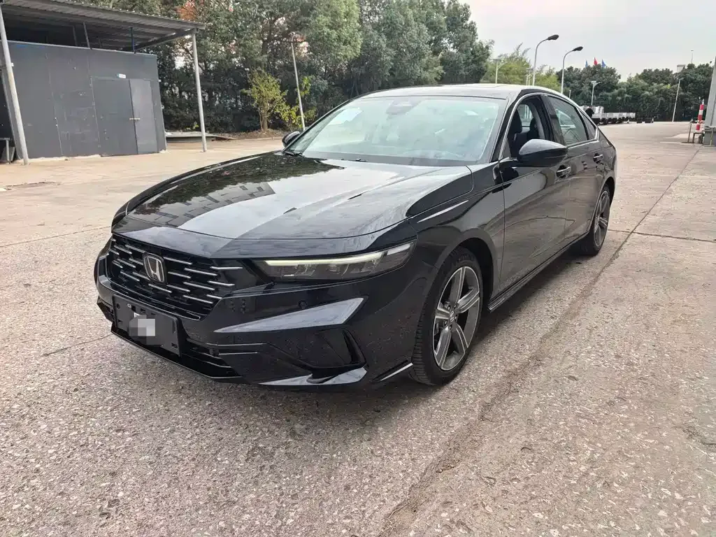 Honda Accord — фото 1