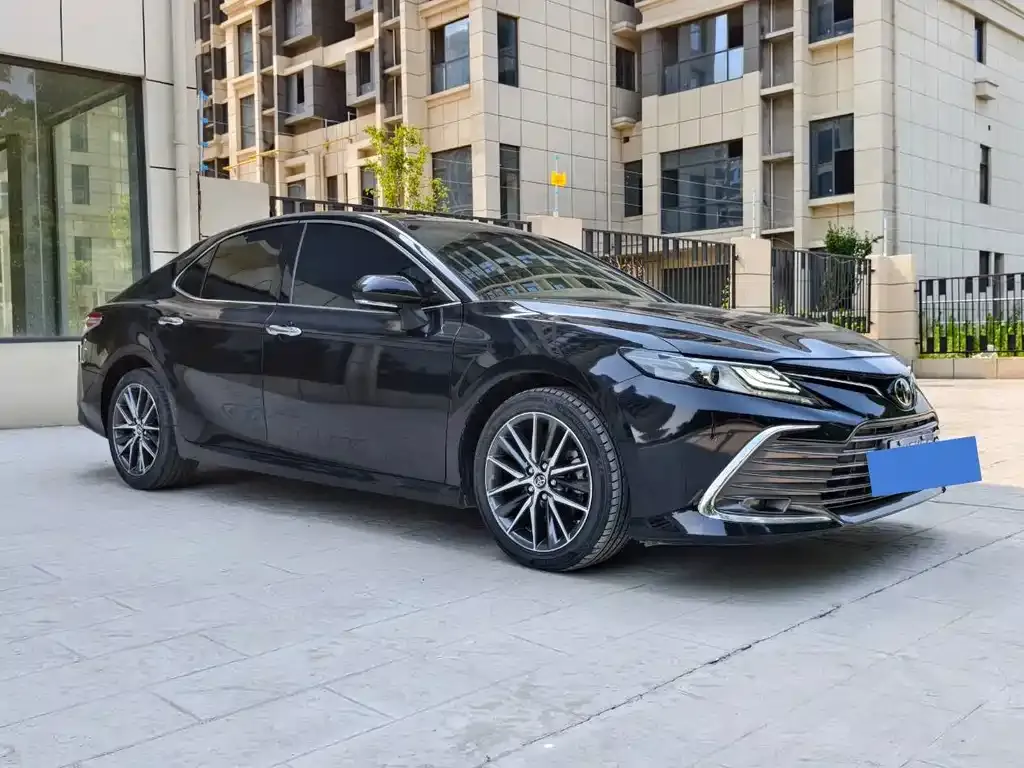 Toyota Camry — фото 4