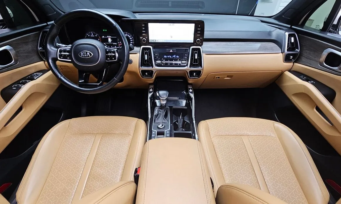 Kia Sorento — фото 7