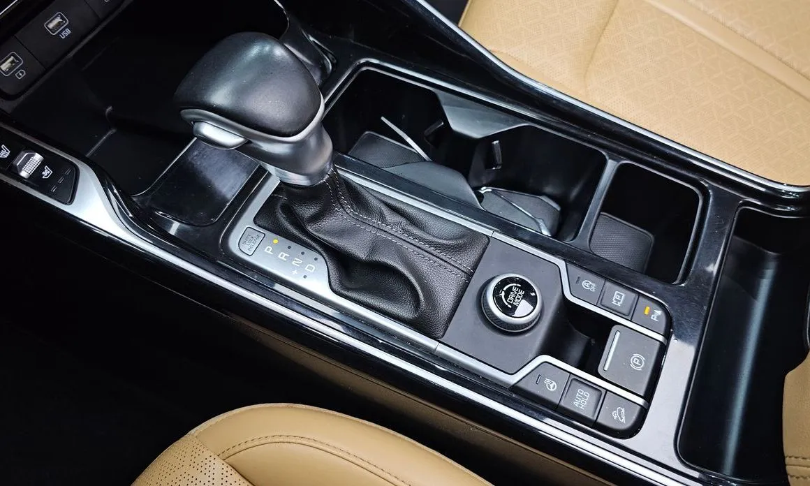 Kia Sorento — фото 6