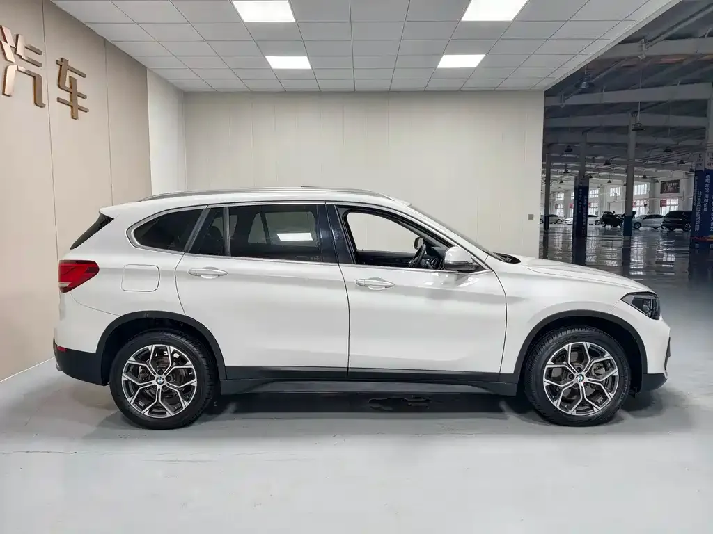 BMW X1 — фото 5