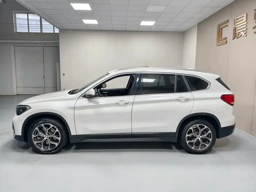 BMW X1 — фото 7