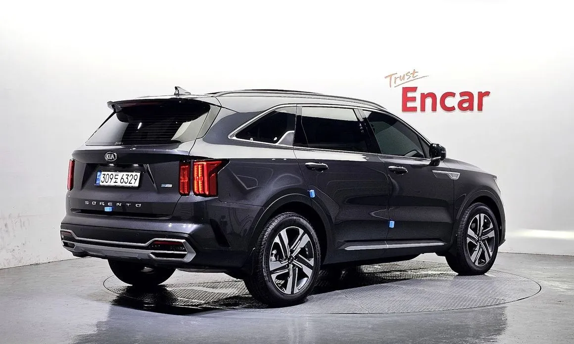 Kia Sorento — фото 6