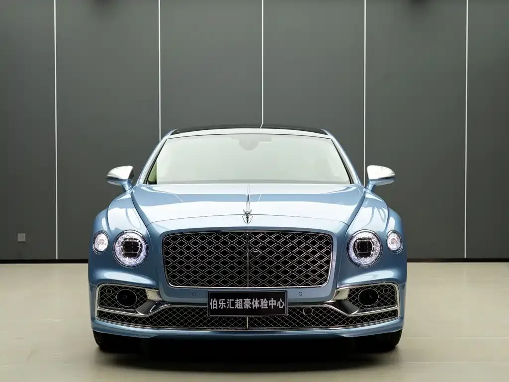 Bentley Flying Spur — фото 9