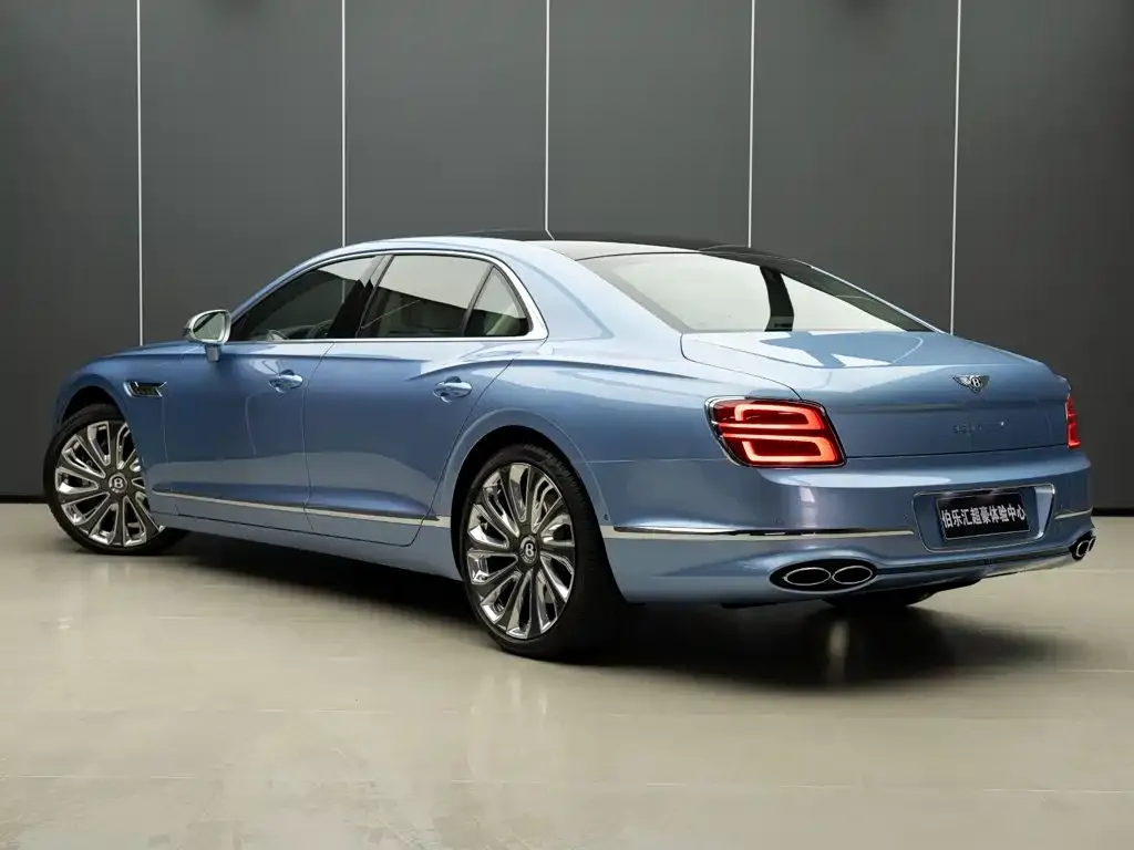 Bentley Flying Spur — фото 4