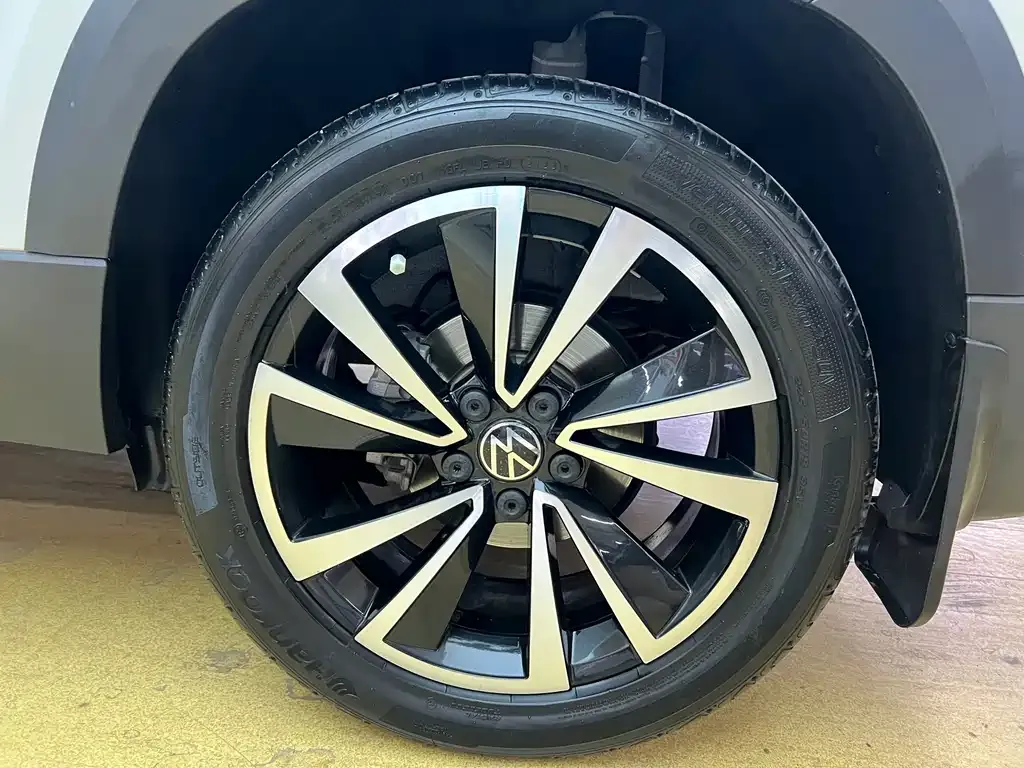 Volkswagen Tharu — фото 2