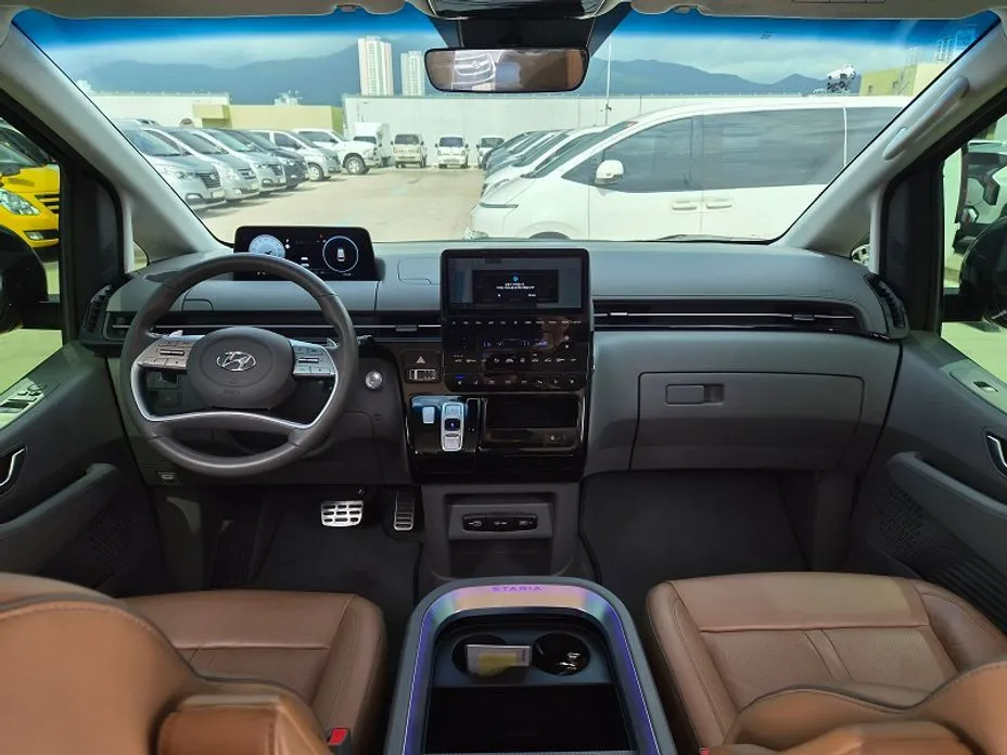 Hyundai Staria — фото 2