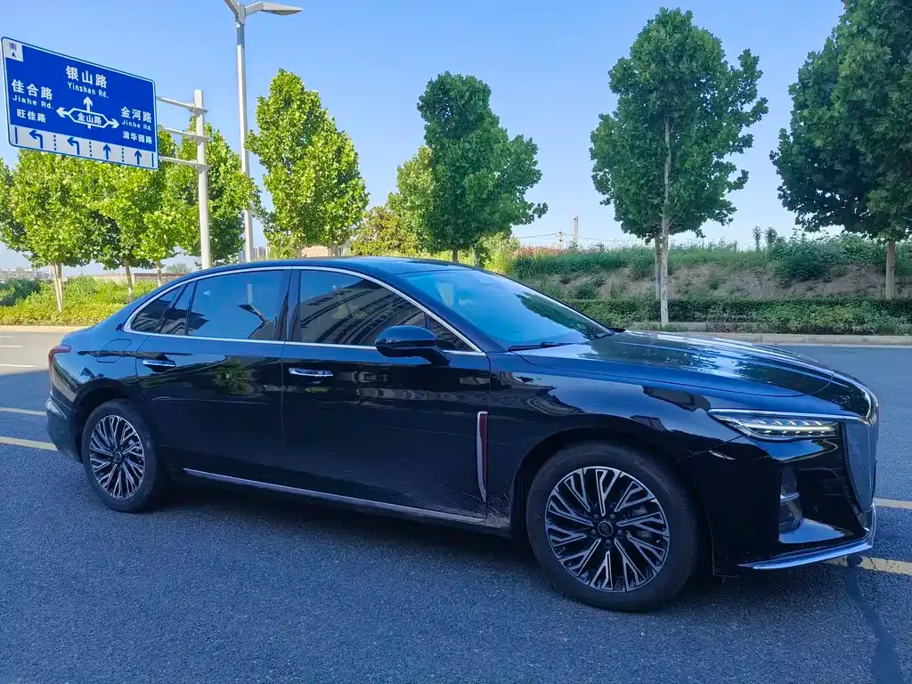 Hongqi H5 — фото 4