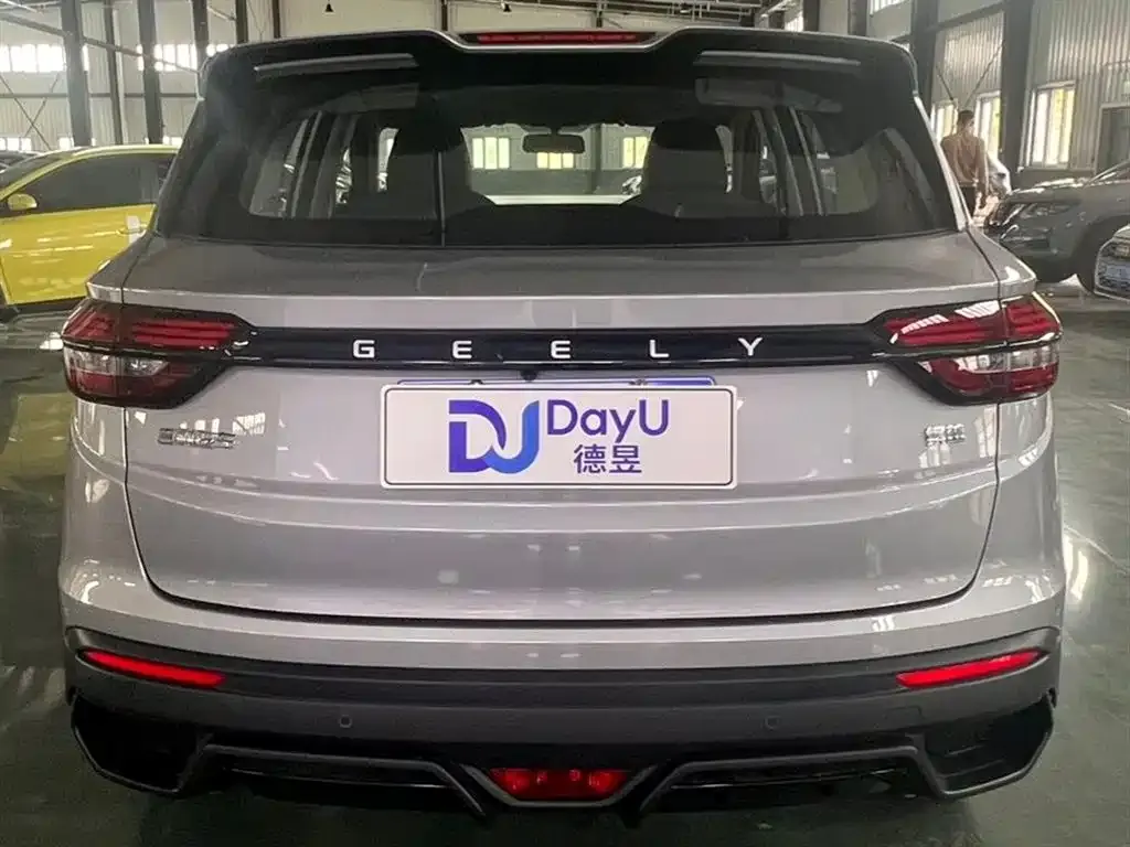Geely Binyue — фото 10