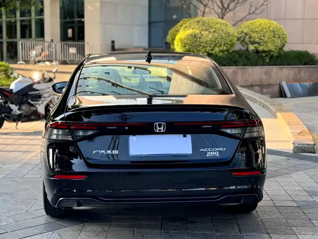 Honda Accord — фото 7