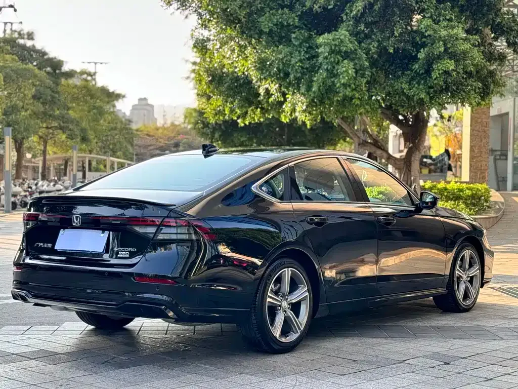 Honda Accord — фото 5