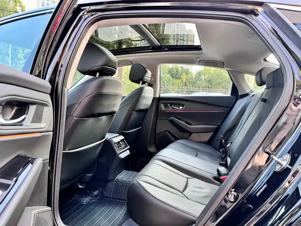 Honda Accord — фото 10