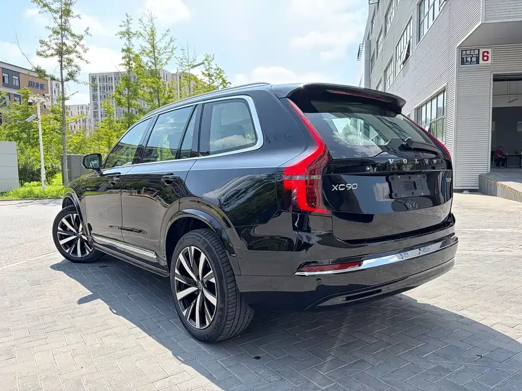 Volvo XC90 PHEV — фото 7