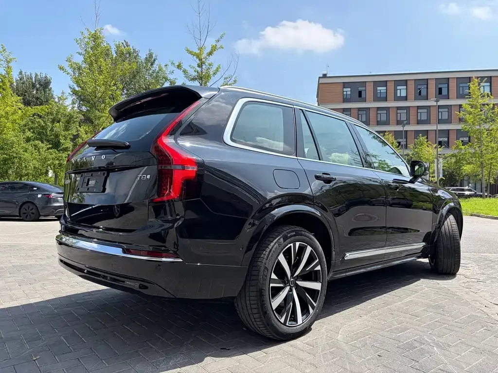 Volvo XC90 PHEV — фото 10