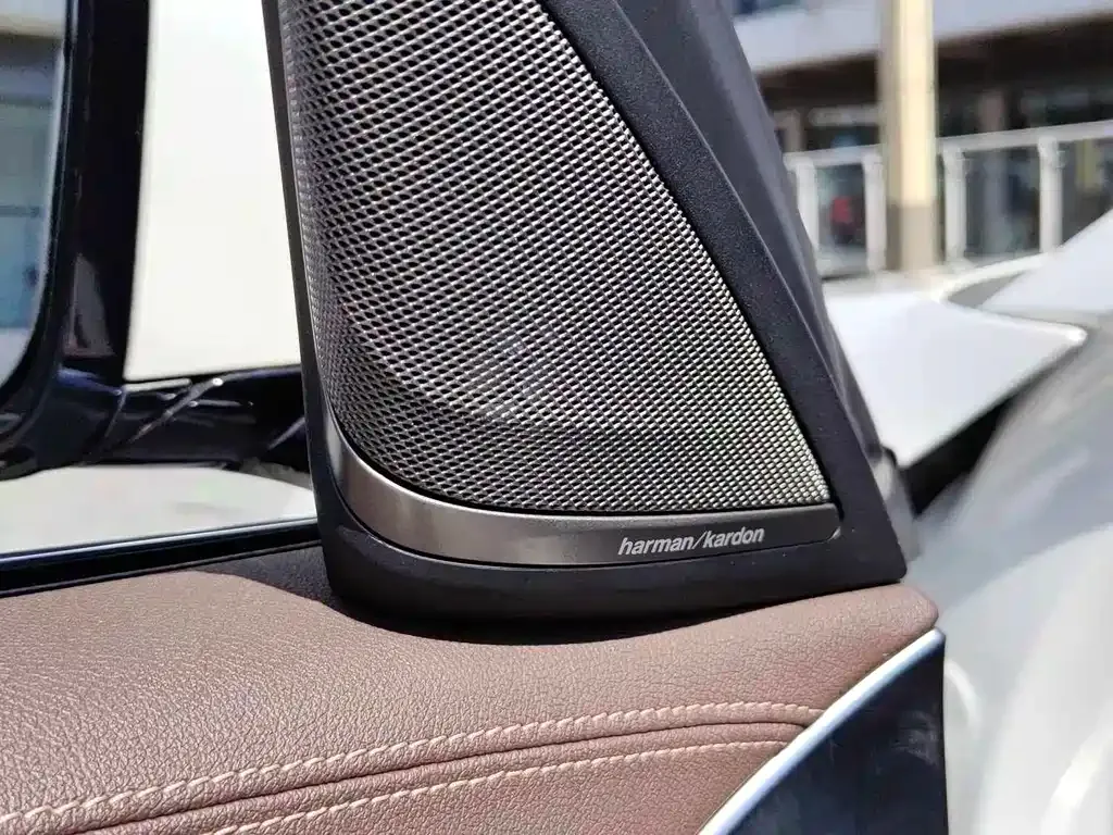 BMW 5 Series — фото 9