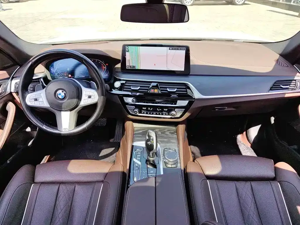 BMW 5 Series — фото 4