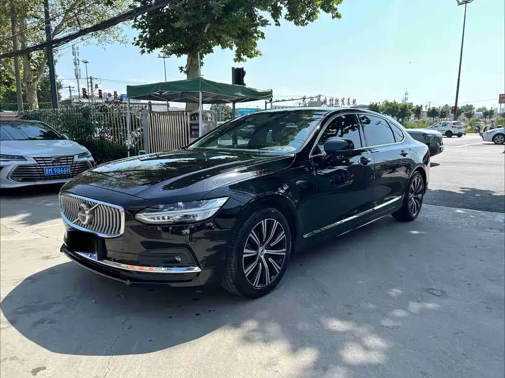 Volvo S90 — фото 1