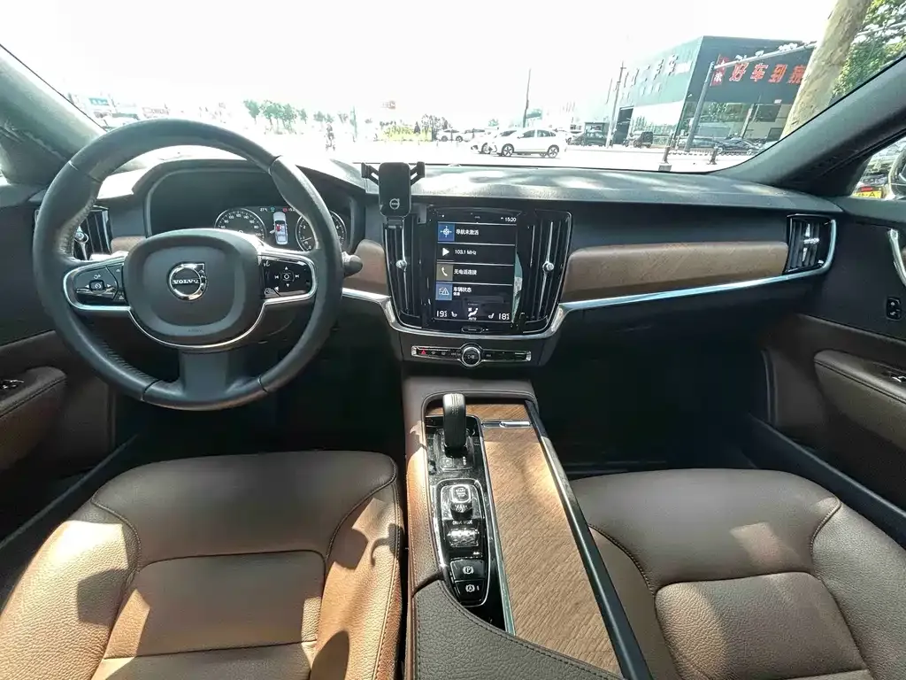 Volvo S90 — фото 8