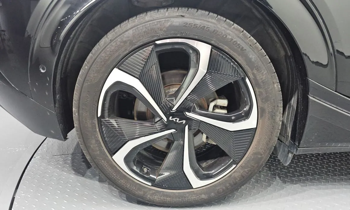 Kia EV6 — фото 10