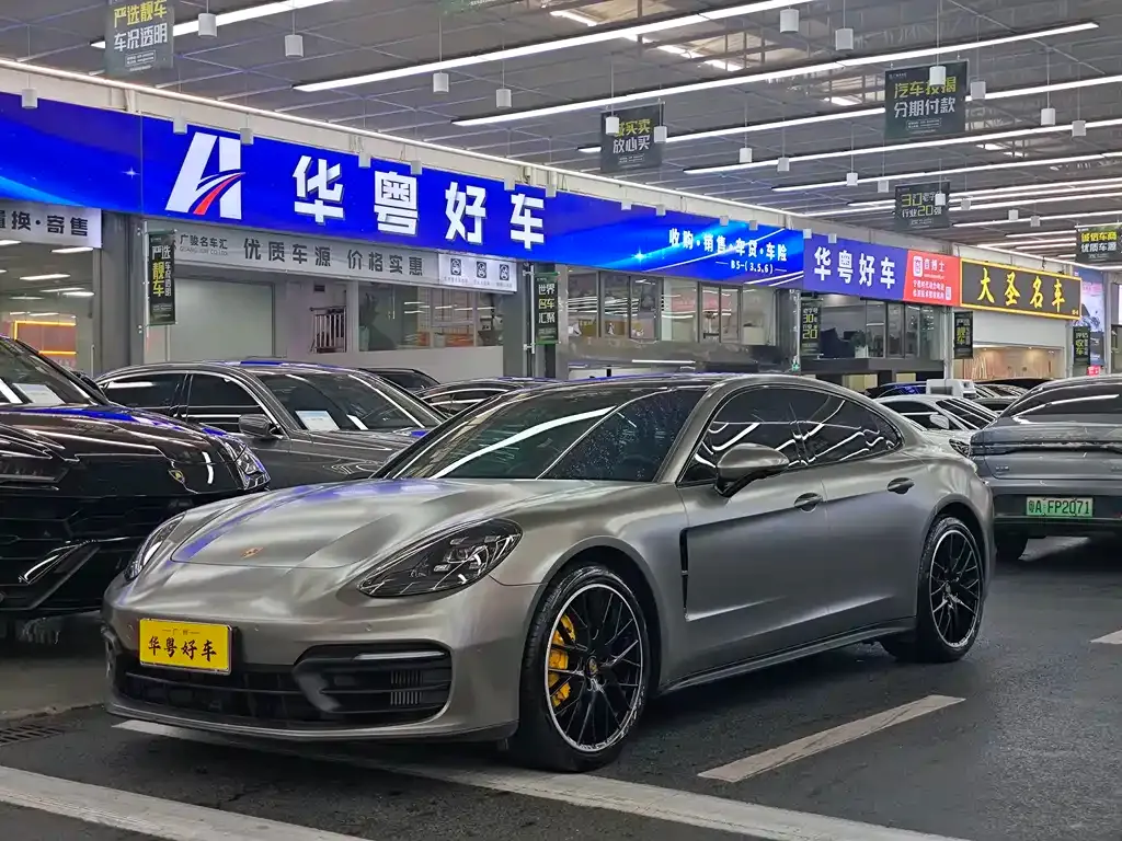 Porsche Panamera — фото 1