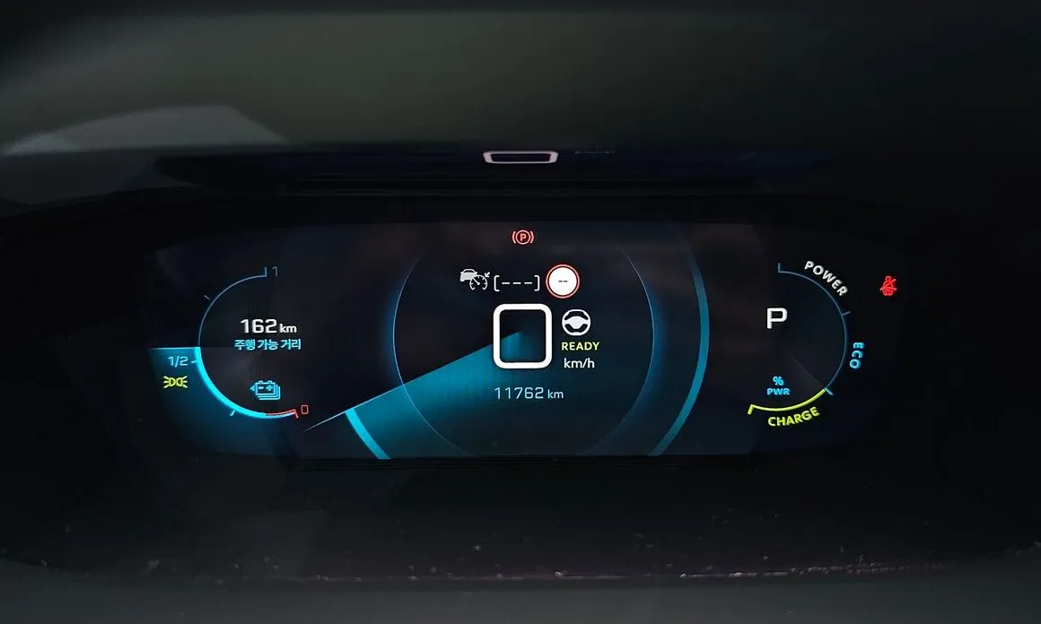 Peugeot 208 2023 из KR, фото 2