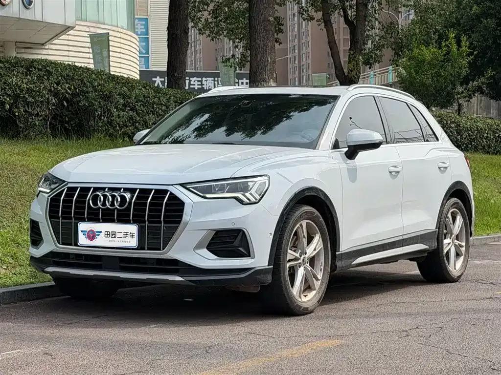 Audi Q3 — фото 1
